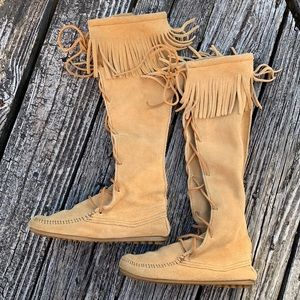 GORGEOUS Minnetonka Moccasin Knee High Suede Boots Brown. Like New.